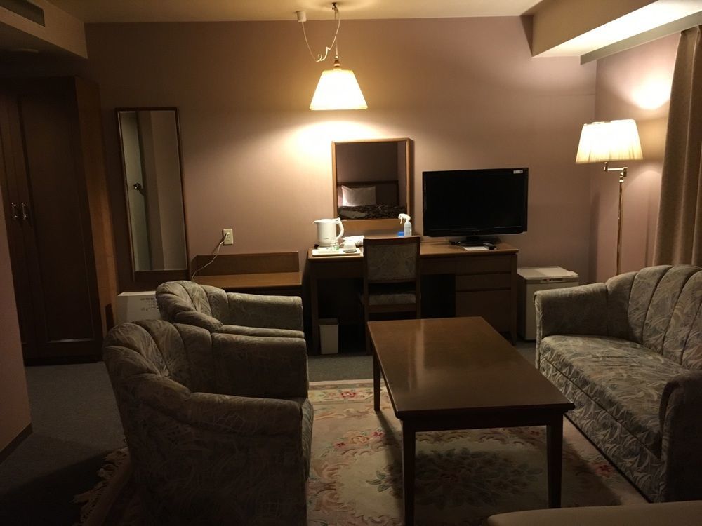 Hotel Crown Hills Takefu Echizen  Buitenkant foto